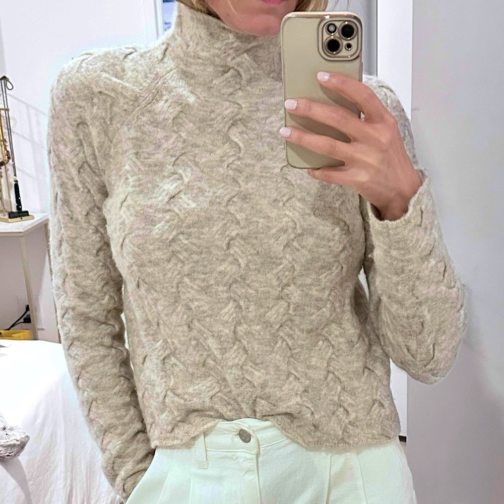 Wilfred Aritzia Textured Knit Cream and Gray Turtleneck Sweater XXS